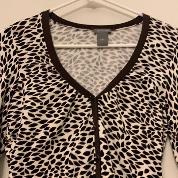 Ann Taylor women’s brown and cream floral cardigan. Length 20” Size S - Picture 2 of 6